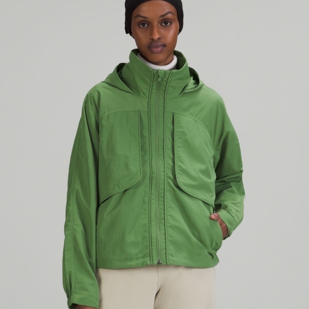 Lululemon Always Effortless, Cedar Green, size 8 jacket
